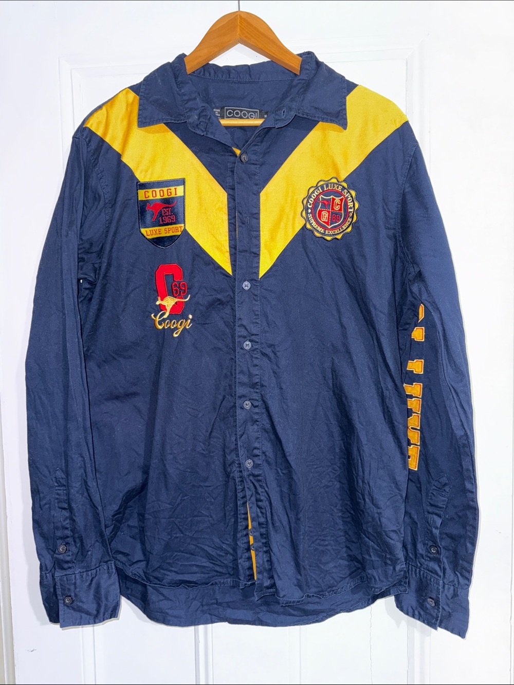 VTG Coogi Luxe Sport Embroidered Patches Button Down Shirt Navy Yellow Men's XL